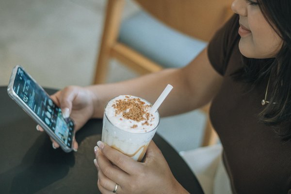 Découvrez le plaisir des conversations intimes avec téléphone rose